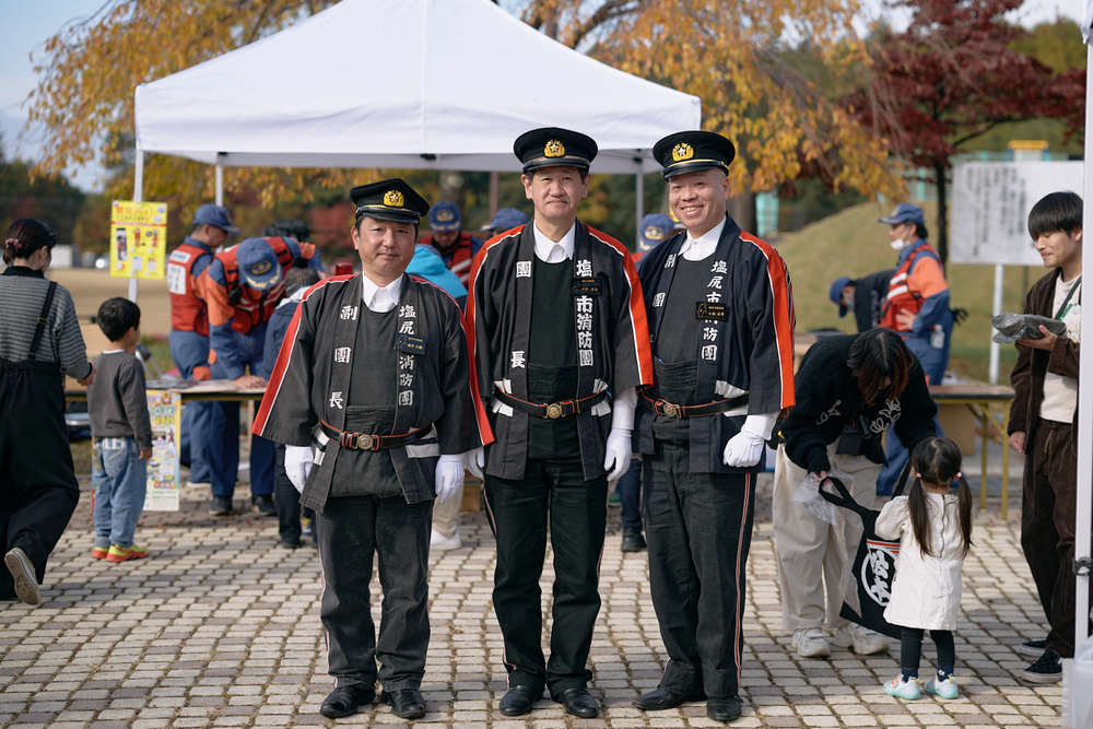 写真左から次期団長となる副団長の堀井大輔さん、団長の中野清志さん、副団長の小林正幸さん